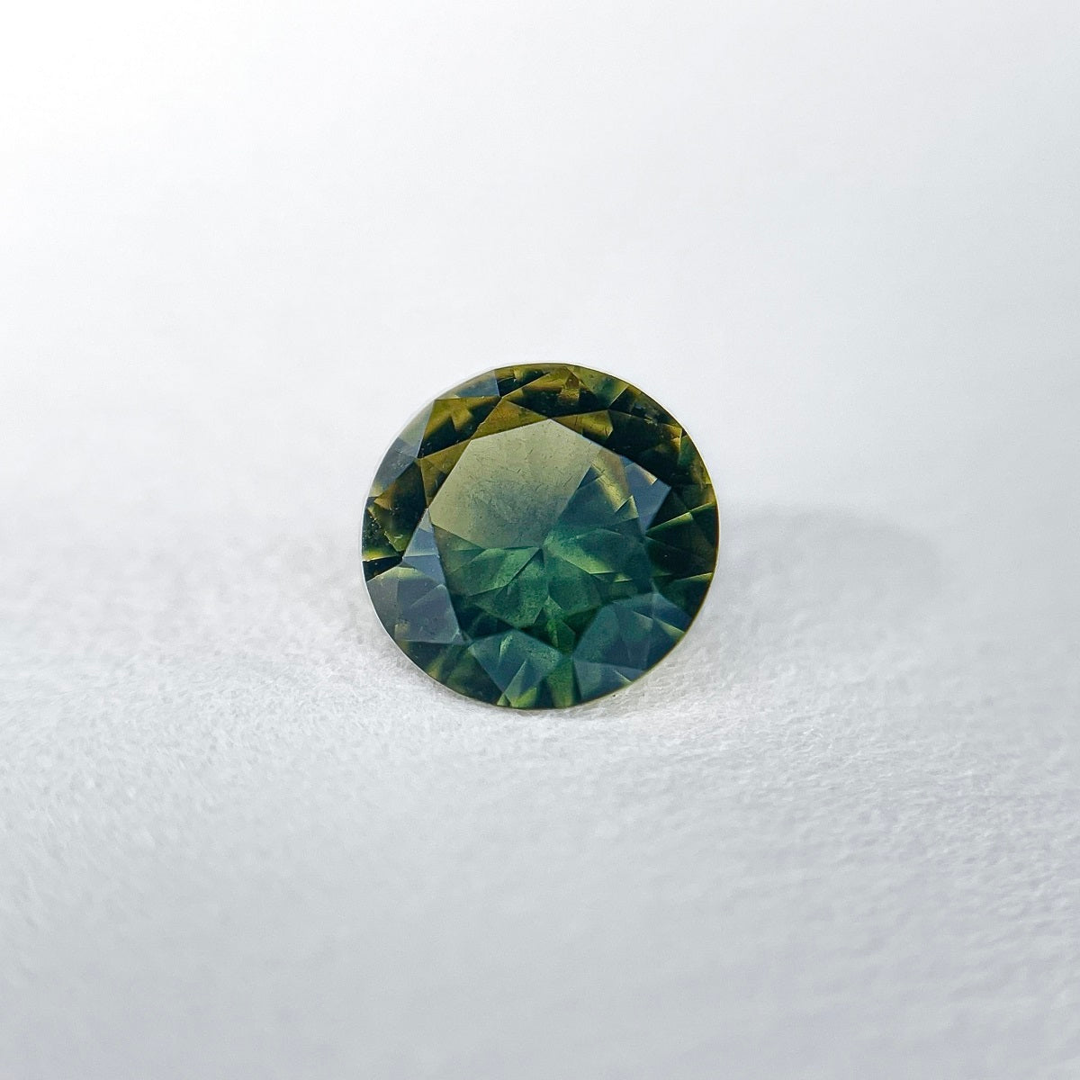 Bi‐Color Sapphire 0.739ct