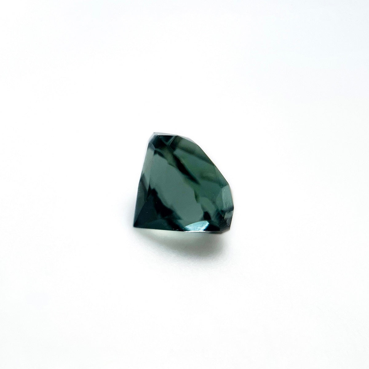 Andara Crystal Black Green  0.835ct